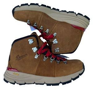 Danner Tan Leather Hiking Boots with Red Laces NWT